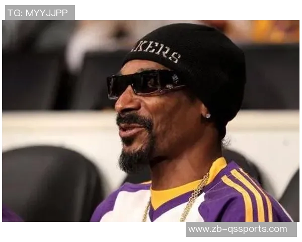 支持主队!湖人官推晒SnoopDogg造访球队训练馆组图 支持主队!湖人官推晒SnoopDogg造访球队训练馆组图