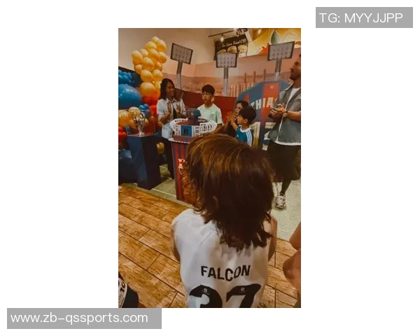 庆祝大儿子蒂亚戈13岁生日，梅西一家举办了巴萨主题生日派对